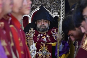 Archbishop Mkrtich Proshyan released from house arrest